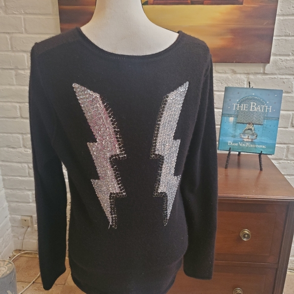 Cashmere Sweater custom purchased in Europe only worn a couple of times - Picture 3 of 4